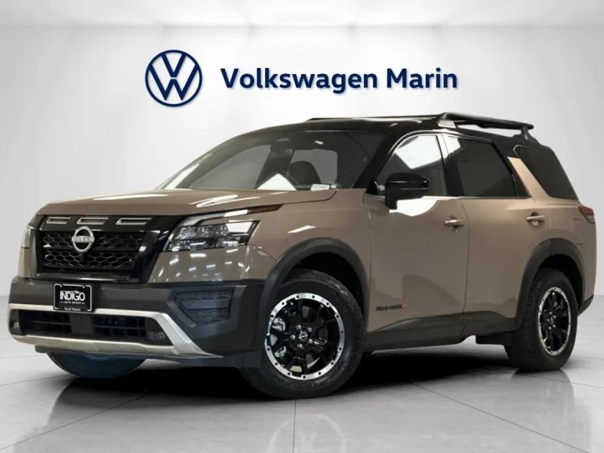 2023 Nissan Pathfinder SV photo 1