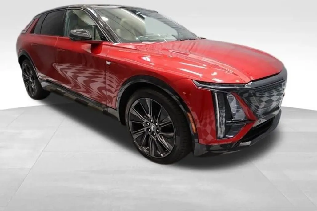 2024 Cadillac Lyriq Sport photo 1