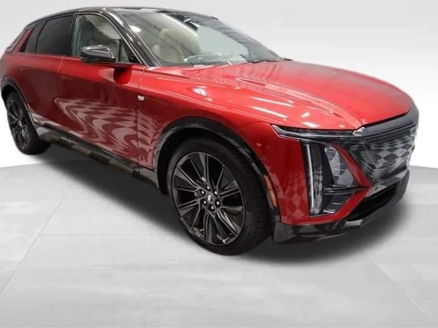 2024 Cadillac Lyriq Sport photo 1