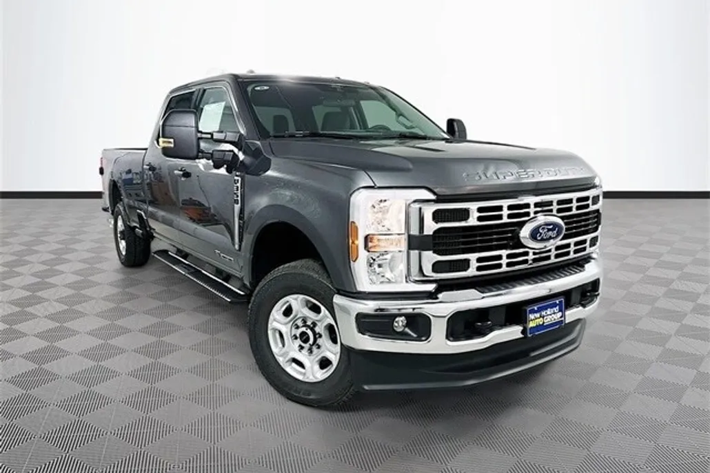 2026 Ford F-350 XLT photo 1