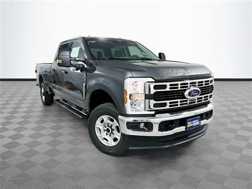2026 Ford F-350 XLT photo 1