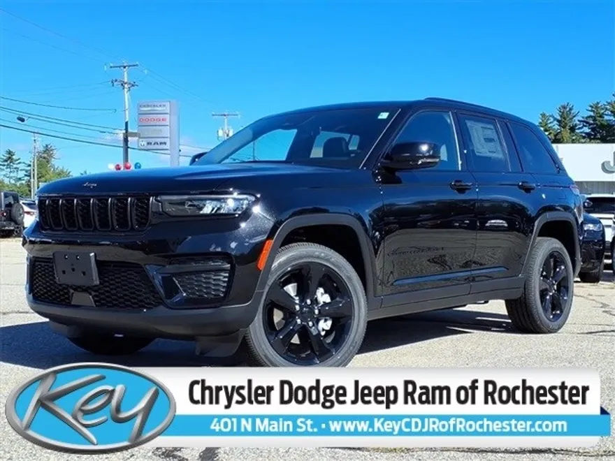 2025 Jeep Grand Cherokee Altitude photo 1