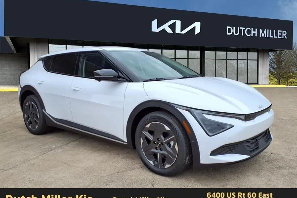 2025 Kia EV6 Light photo 1