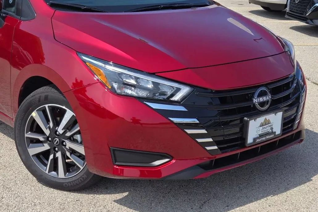 2025 Nissan Versa SV photo 1
