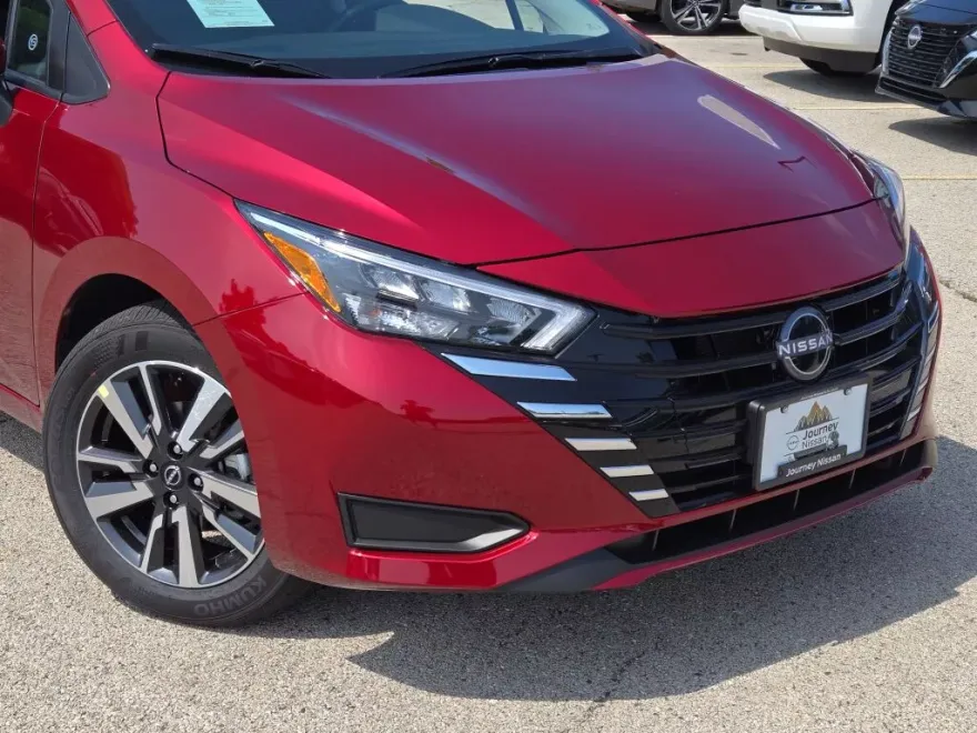 2025 Nissan Versa SV photo 1