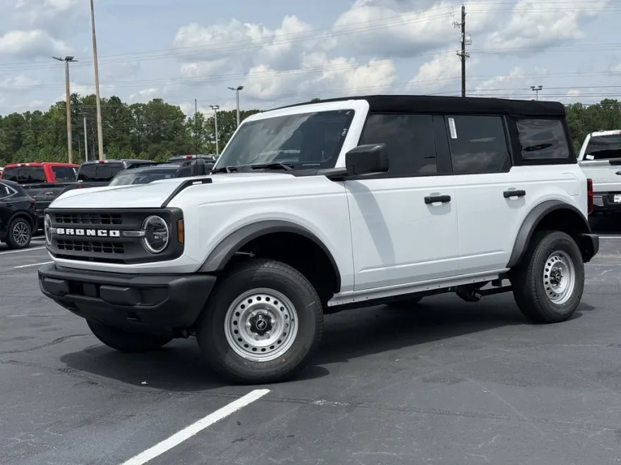 2025 Ford Bronco Base photo 1