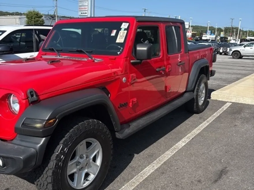 2020 Jeep Gladiator Sport photo 1