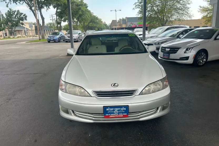 2000 Lexus ES 300 photo 1