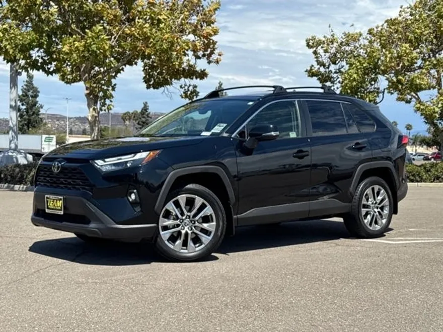 2023 Toyota RAV4 XLE Premium photo 1