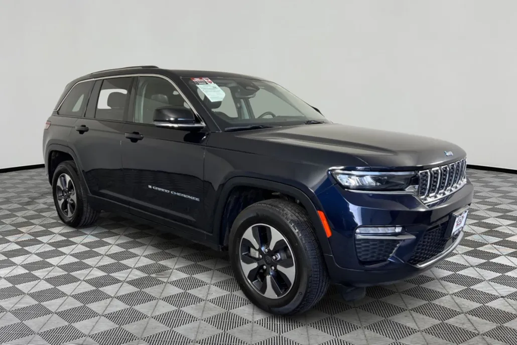 2024 Jeep Cherokee Limited 4xe photo 1