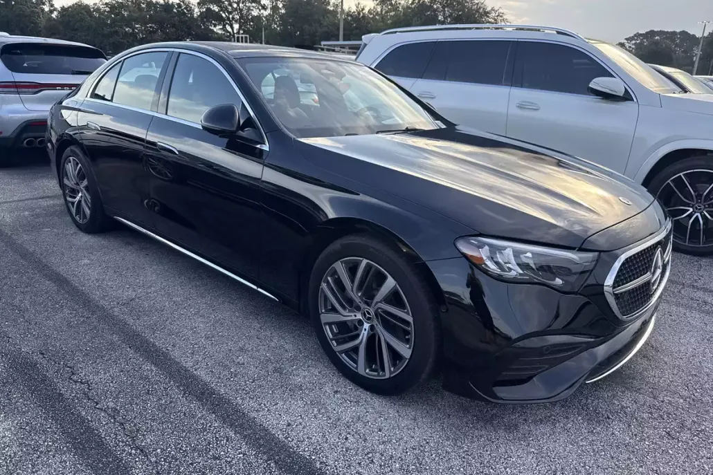 2025 Mercedes Benz E 350 4MATIC Sedan photo 1