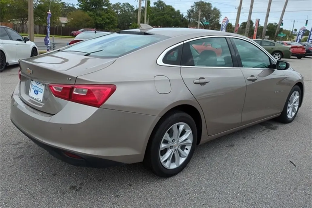 2025 Chevrolet Malibu 1LT photo 1