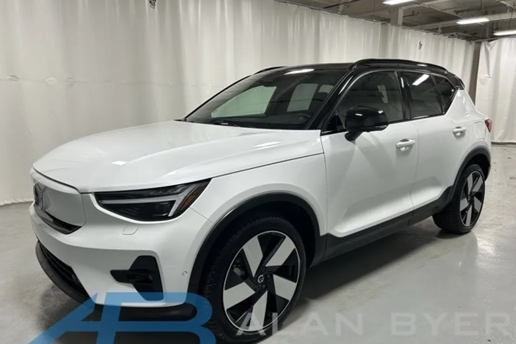 2024 Volvo XC40 Recharge Ultimate photo 1