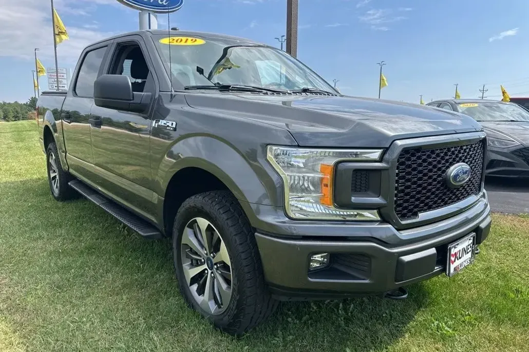 2019 Ford F-150 XL photo 1