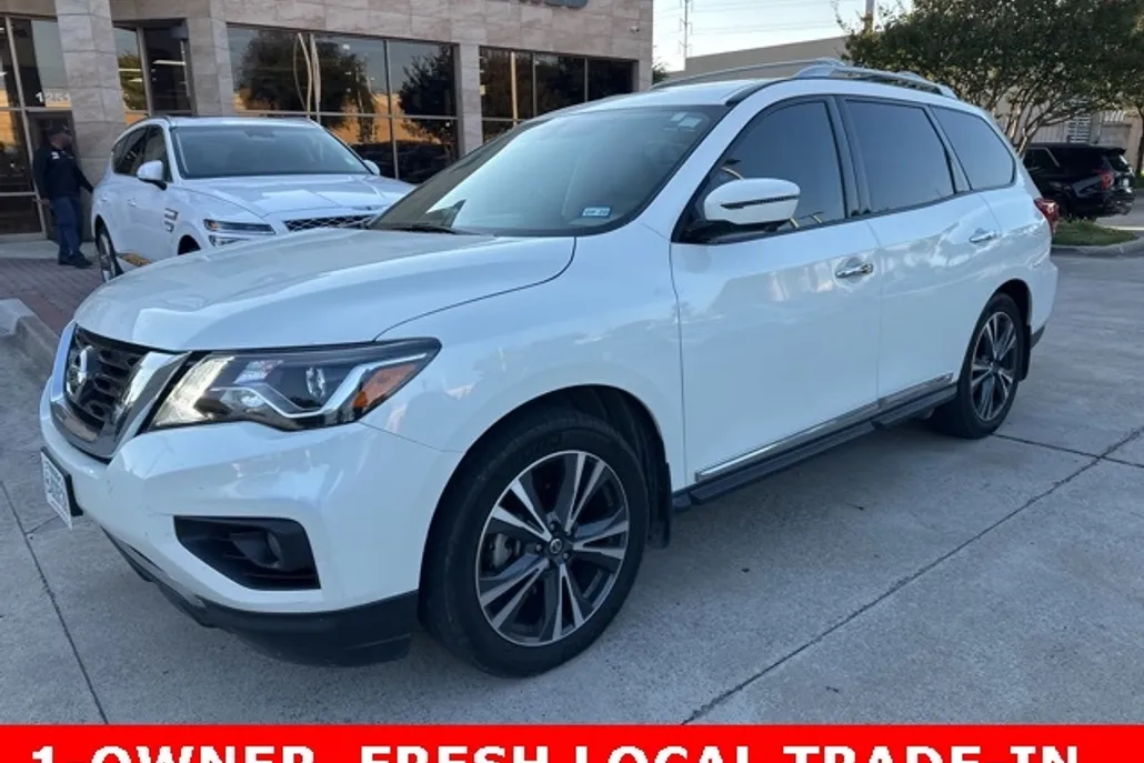 2020 Nissan Pathfinder Platinum photo 1