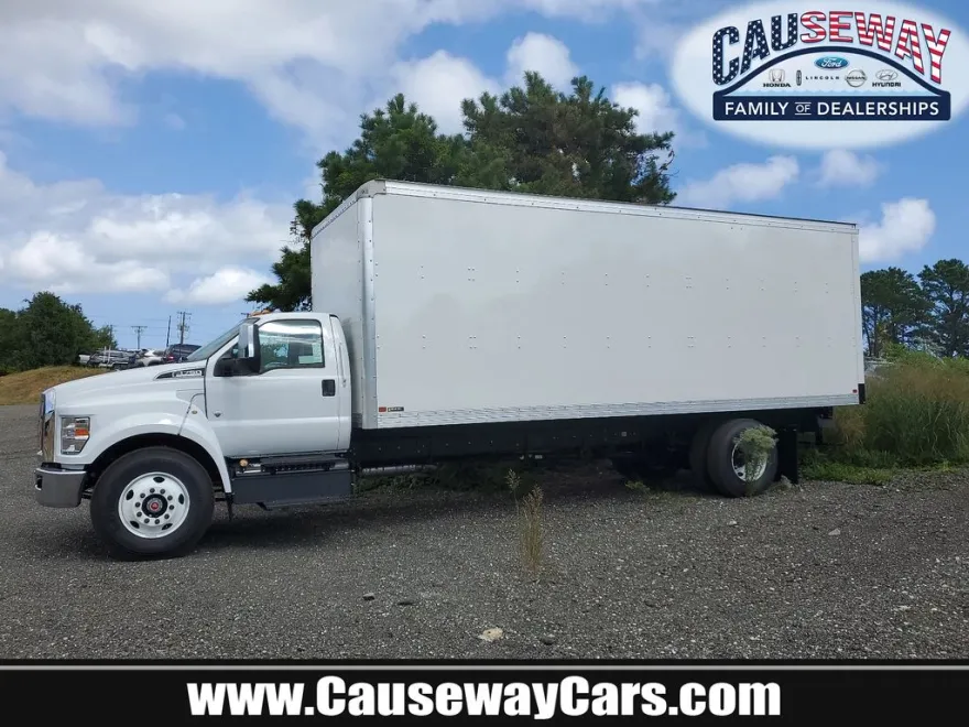 2025 Ford F-750 photo 1