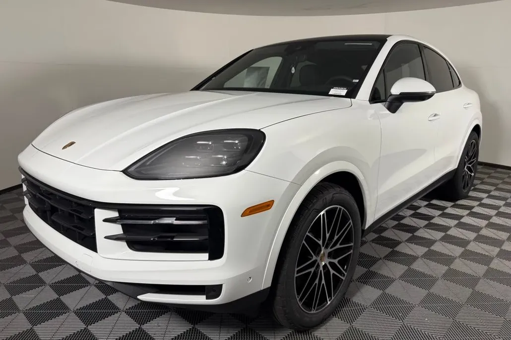 2025 Porsche Cayenne Coupe photo 1