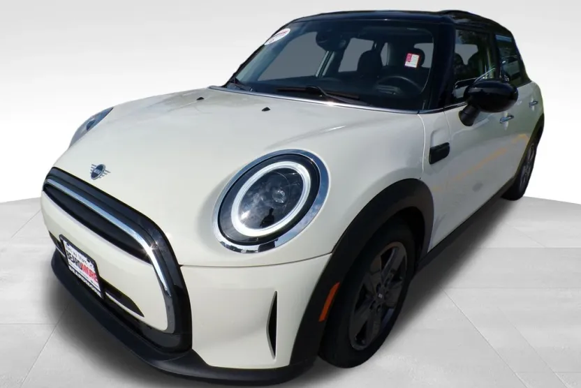 2023 Mini Cooper 4 Door Hardtop Signature photo 1