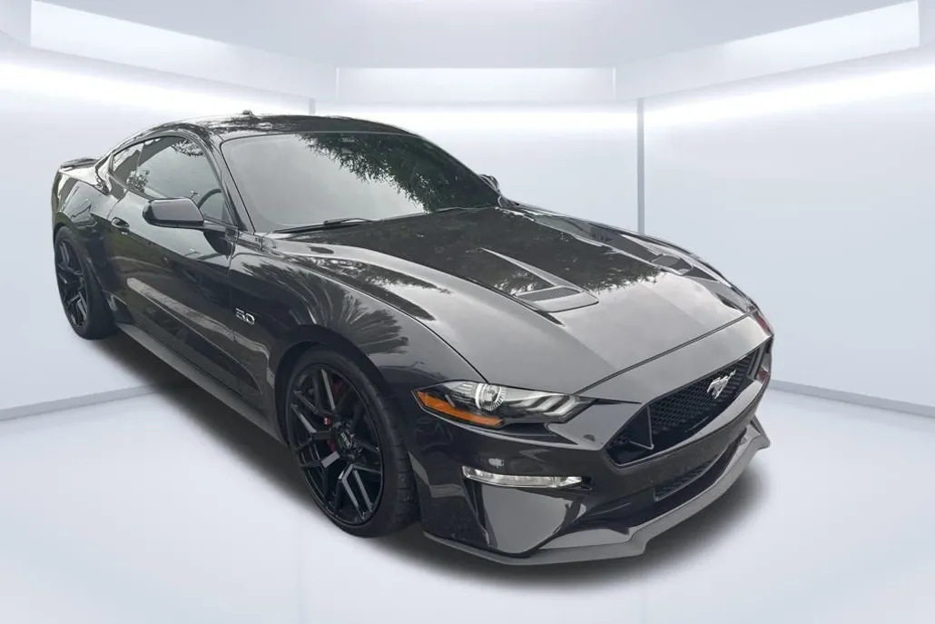 2022 Ford Mustang GT Premium photo 1