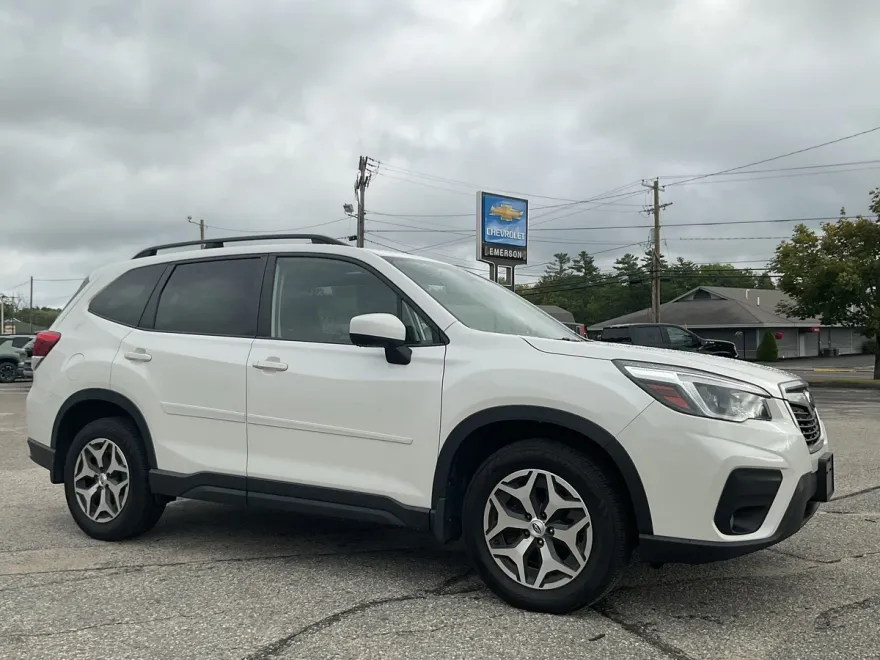 2021 Subaru Forester Premium photo 1