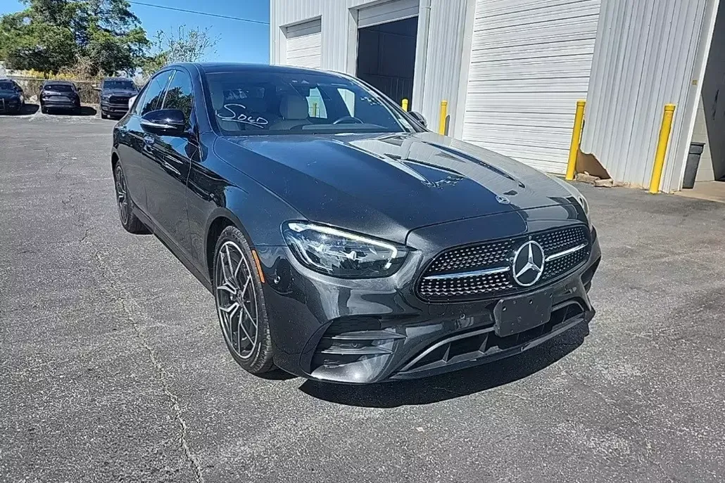 2021 Mercedes Benz E 350 4MATIC photo 1
