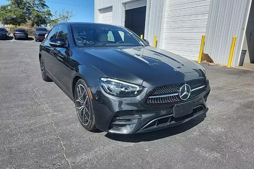 2021 Mercedes Benz E 350 4MATIC photo 1
