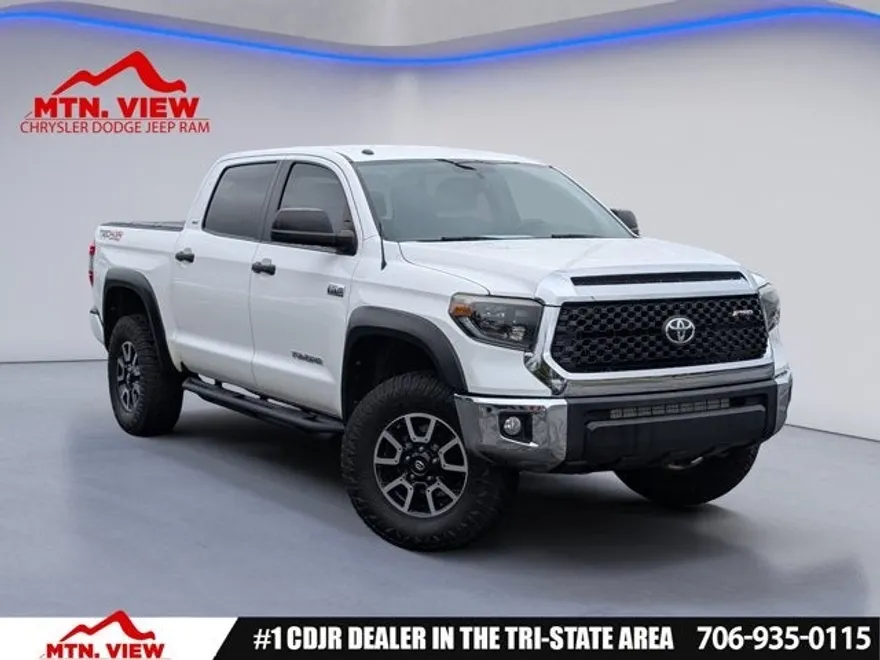 2017 Toyota Tundra SR5 photo 1
