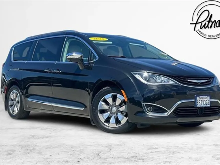 2018 Chrysler Pacifica Limited photo 1