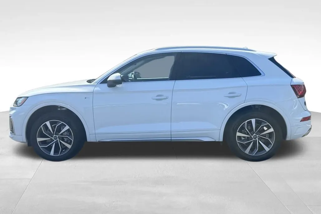 2022 Audi Q5 45 S line Premium photo 1