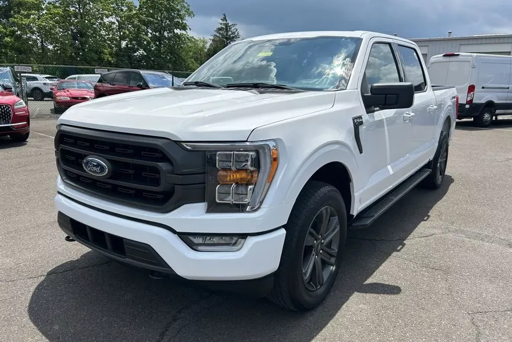 2023 Ford F-150 XLT photo 1