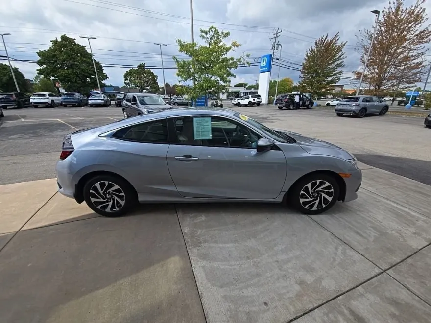 2017 Honda Civic LX photo 1