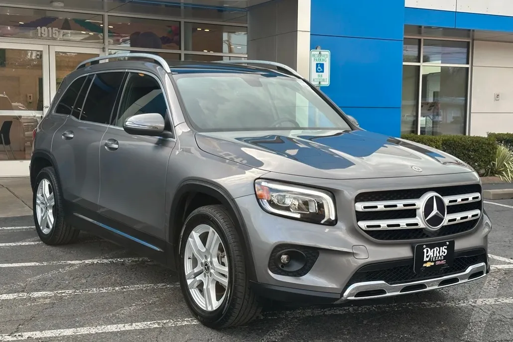 2023 Mercedes Benz GLB 250 photo 1