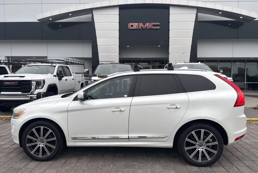 2017 Volvo XC60 T6 Inscription photo 1