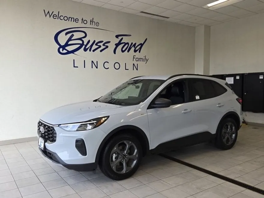 2025 Ford Escape ST-Line photo 1