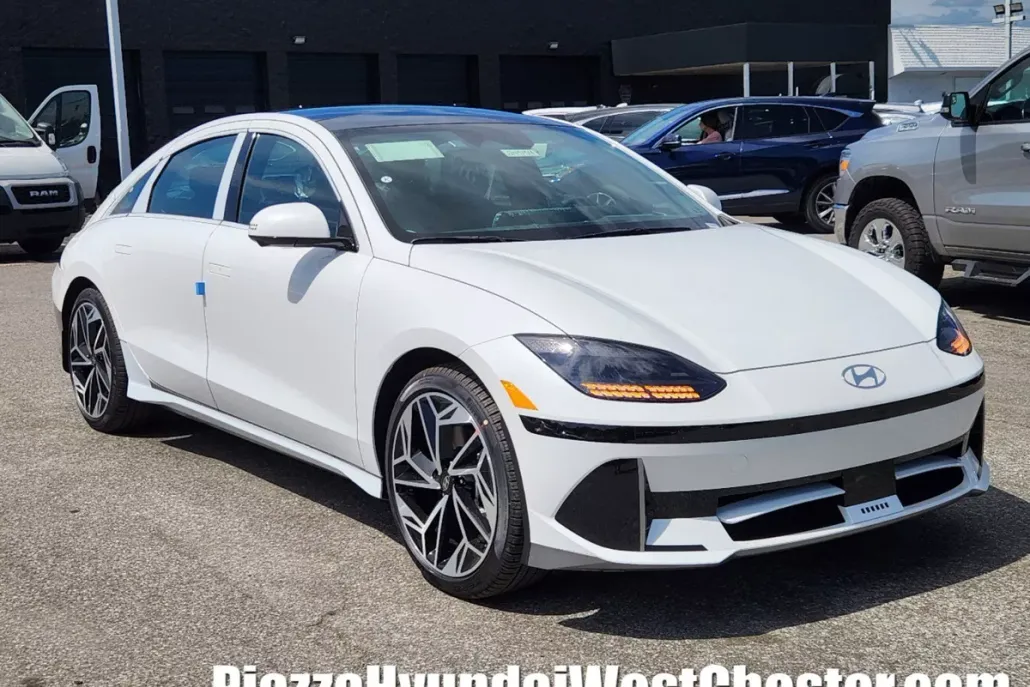 2024 Hyundai Ioniq 6 Limited photo 1