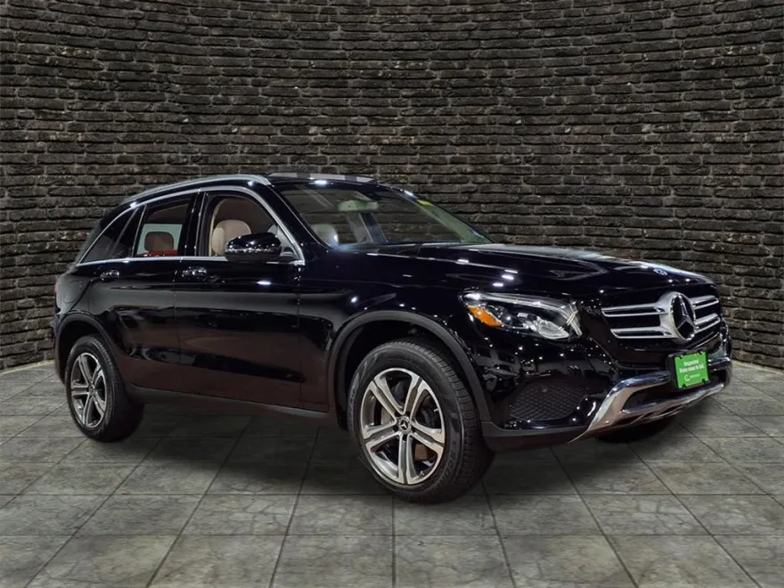 2019 Mercedes Benz GLC 300 4MATIC photo 1