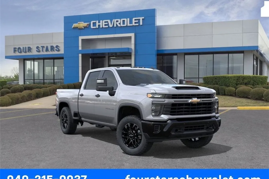 2025 Chevrolet Silverado 2500HD Custom photo 1