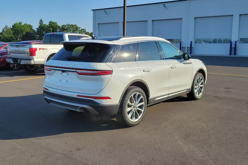 2022 Lincoln Corsair Standard photo 1