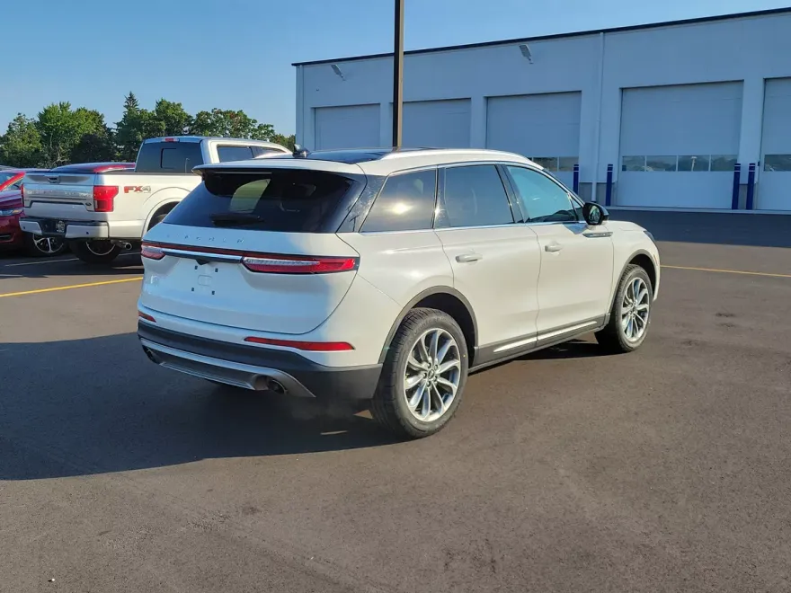 2022 Lincoln Corsair Standard photo 1