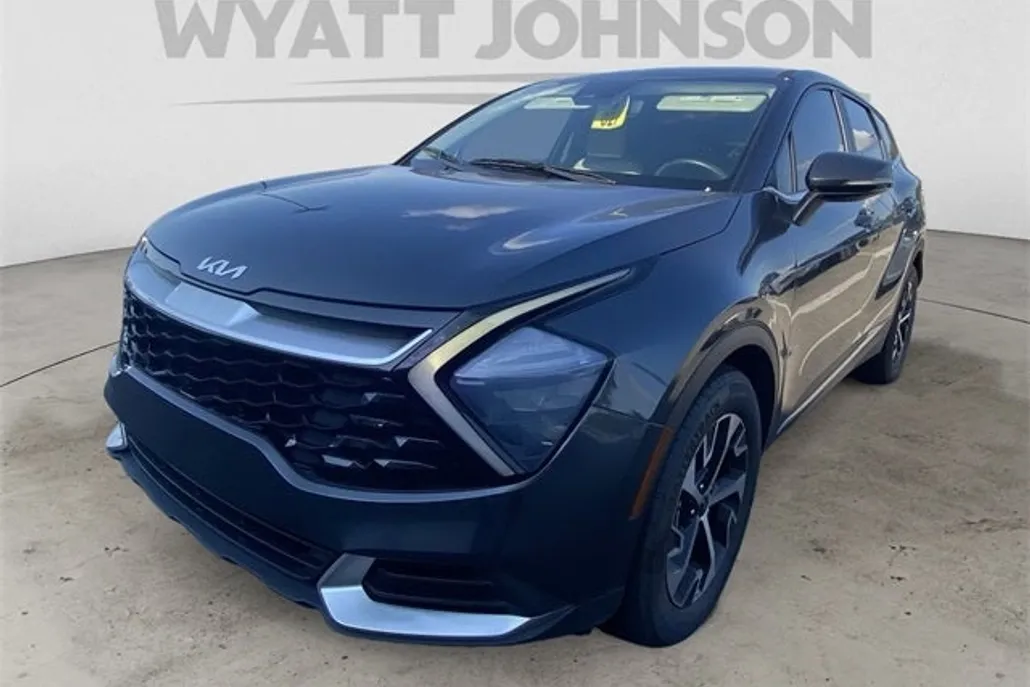 2023 Kia Sportage EX photo 1