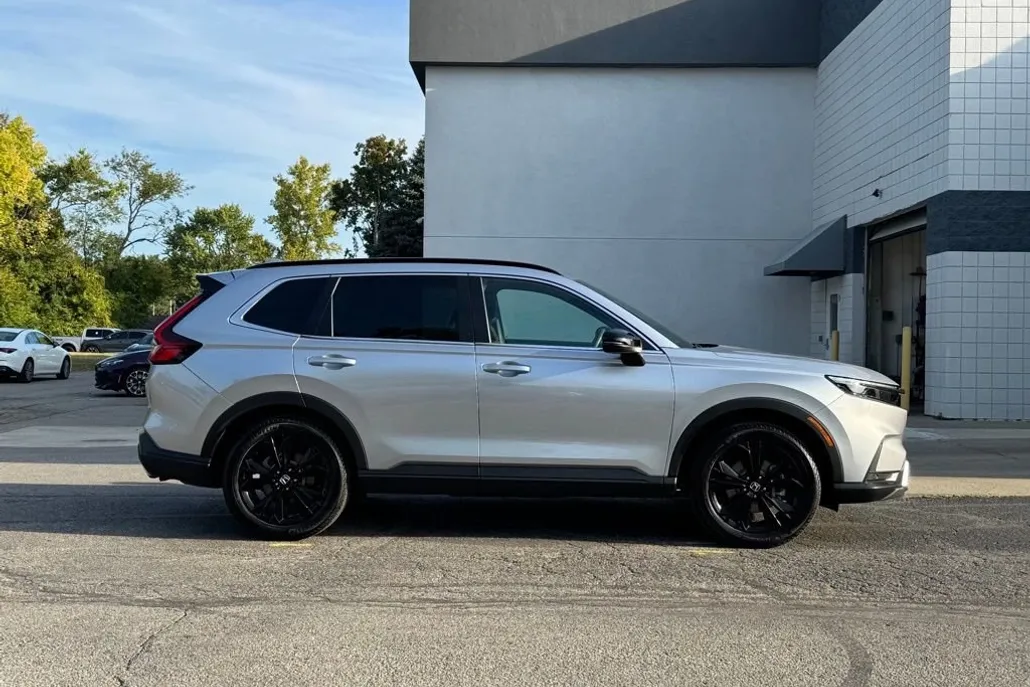 2024 Honda CR-V Hybrid Sport Touring photo 1