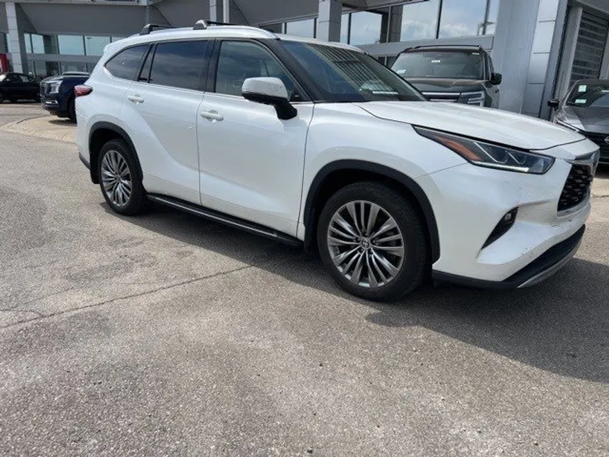 2021 Toyota Highlander Platinum photo 1
