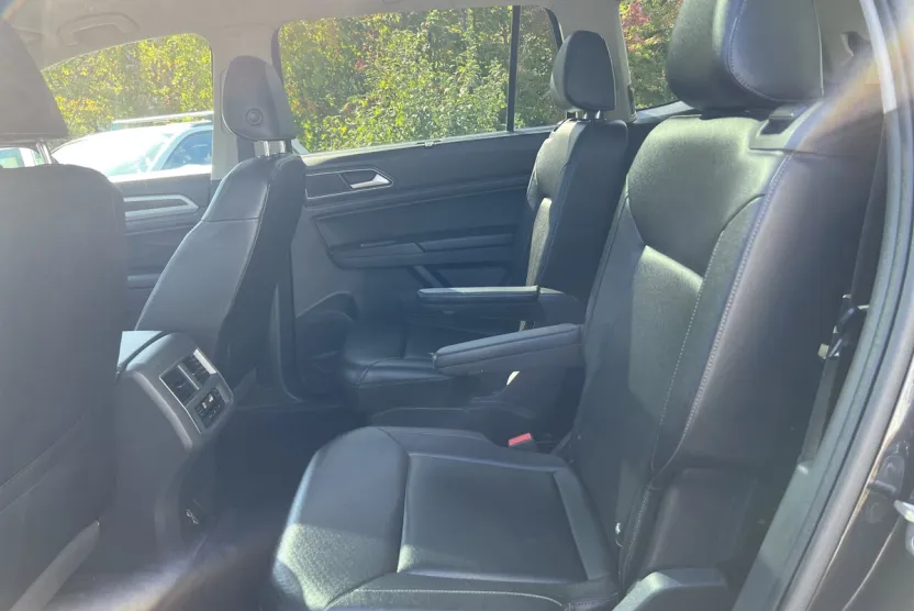 2019 Volkswagen Atlas V6 SE Technology R-Line photo 1