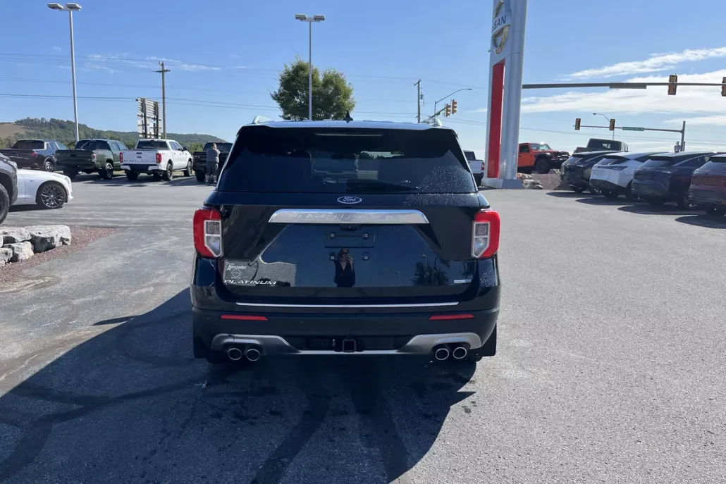 2020 Ford Explorer Platinum photo 1