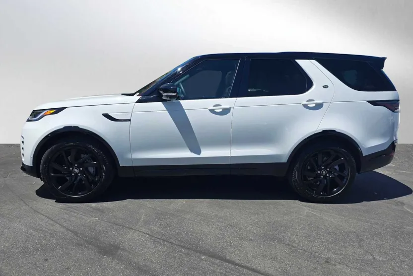 2025 Land Rover Discovery SE photo 1