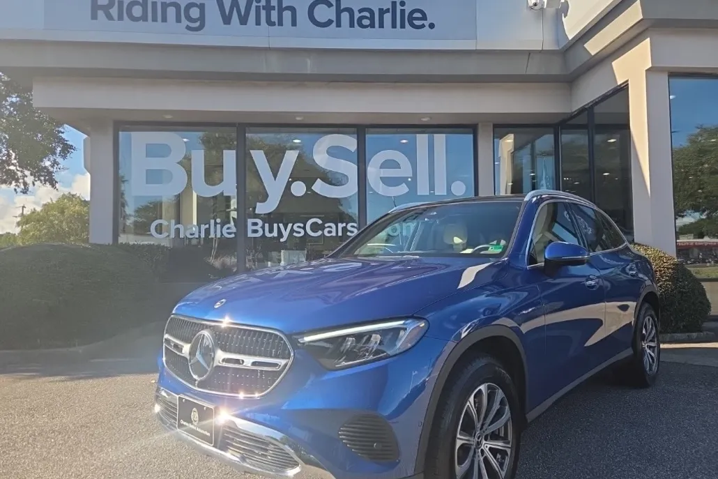 2024 Mercedes Benz GLC 300 4MATIC photo 1