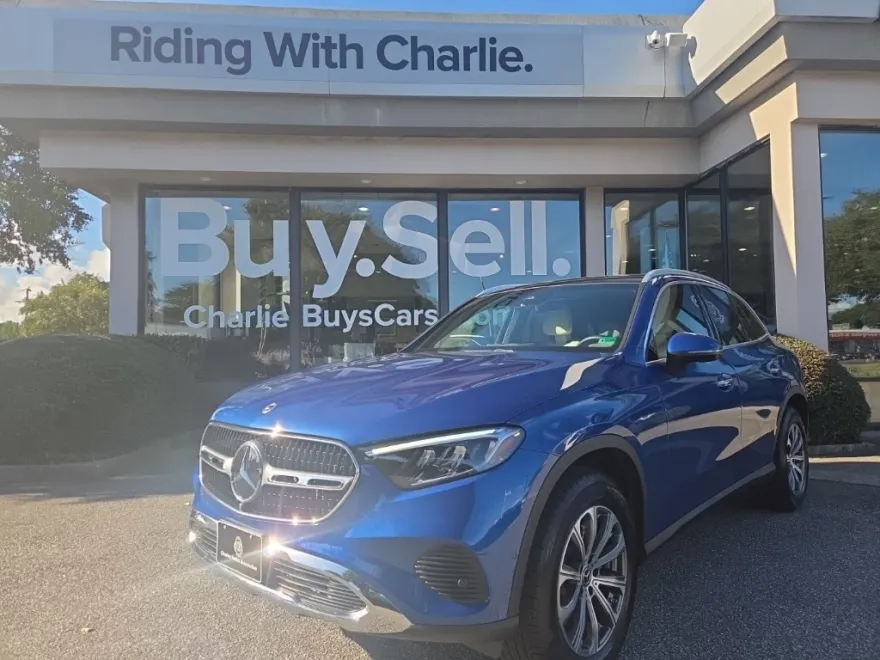 2024 Mercedes Benz GLC 300 4MATIC photo 1