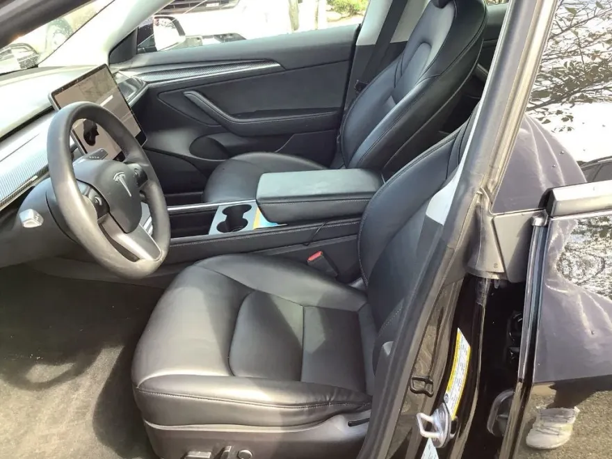 2021 Tesla Model 3 Standard Range Plus photo 1