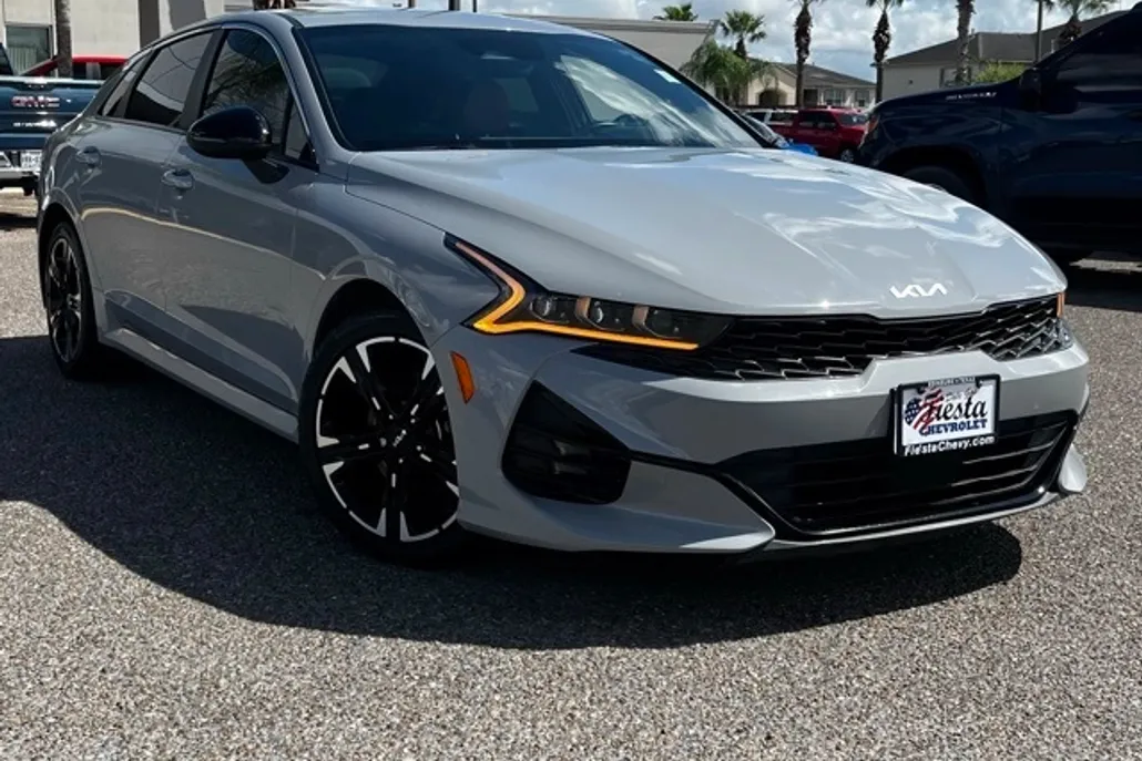 2023 Kia K5 GT-Line photo 1