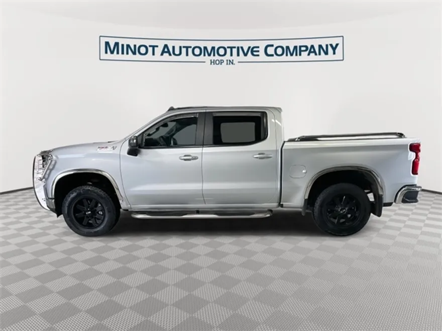 2021 Chevrolet Silverado 1500 LT photo 1